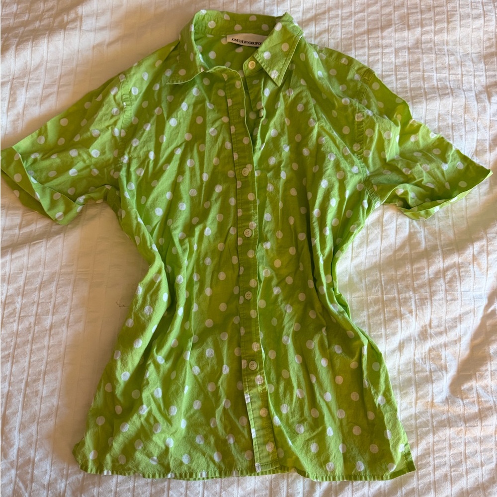 Jones of New York Green Polka Dot Button-Up Shirt